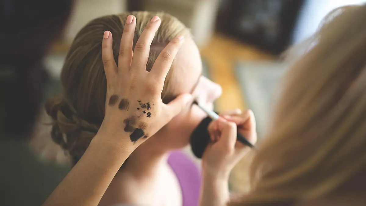 Henna do brwi w domu – krok po kroku poradnik 2025